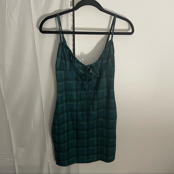 3 for 25! 🌻 Green/Blue Plaid Mini Dress 🌻 - Picture 4 of 5